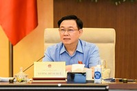 Chủ tịch Quốc hội Vương Đình Huệ phát biểu tại phiên họp.