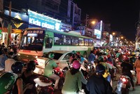 Ùn tắc nghiêm trọng ở đường Cách mạng tháng 8 – cửa ngõ nối khu Nam và sân bay Tân Sơn Nhất. Ảnh: Trọng Tín