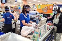 Bộ Công Thương kiến nghị Thủ tướng Chính phủ sớm chỉ đạo xử lý kiến nghị về việc ưu tiên tiêm vaccine phòng Covid-19 cho người lao động tại hệ thống phân phối bán lẻ để kịp thời bảo vệ người lao động tại tuyến đầu chống dịch