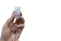 Cẩn trọng bảo hiểm rủi ro vắc-xin