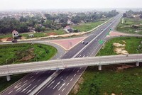 Việc xây dựng đường cao tốc tại Việt Nam trong thời gian vừa qua giống như một cỗ xe rất cần tốc độ, nhưng lại không thể bốc lên được như mong đợi.