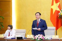 Chủ tịch Quốc hội Vương Đình Huệ chủ trì phiên họp (Ảnh TTXVN).