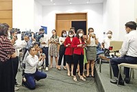 Báo chí tác nghiệp trong Trung tâm Báo chí tại Nhà Quốc hội trong dịp bầu cử đại biểu Quốc hội khóa XV và Hội đồng nhân dân các cấp nhiệm kỳ 2021 - 2026.