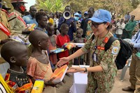 [Megastory] Sứ giả của hòa bình, chương 2: Cô Tấm dịu dàng và Bông Hồng Thép mạnh mẽ