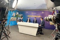 Một buổi livestream giới thiệu dự án tại Long An. Ảnh: Trọng Tín