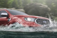 Với Ford Everest, bạn có thể lội qua vùng nước sâu tới 800mm khi tốc độ xe đạt mức 7 km/h