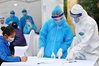 Hà Nội đã ghi nhận thêm 10 ca mắc mới tại hai ổ dịch.