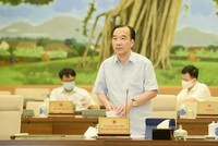 Phó Chủ tịch UBTƯ MTTQ Việt Nam Ngô Sách Thực trình bày báo cáo. 