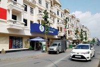 Dù dịch giã, nhà phố vẫn rất đắt hàng. Ảnh: Lê Toàn