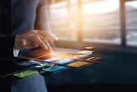 Ứng dụng quản lý tòa nhà giúp hạn chế giao tiếp trực tiếp. Ảnh: Shutterstock