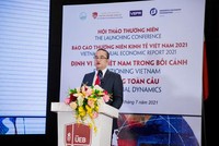 PGS-TS. Nguyễn Trúc Lê, Hiệu trưởng Trường Đại học Kinh tế cho biết, Báo cáo thường niên Kinh tế Việt Nam 2021 quy tụ một số lượng lớn các nhà khoa học, chuyên gia nghiên cứu kinh tế, các giảng viên từ các viện nghiên cứu và trường đại học tham gia (Ảnh: Thùy Dung)