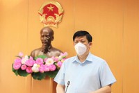 Bộ trưởng Bộ Y tế phát biểu tại cuộc họp.