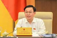 Chủ tịch Quốc hội Vương Đình Huệ phát biểu tại phiên họp.