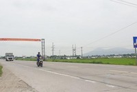 Quốc lộ 1A qua Khu kinh tế Vũng Áng (Hà Tĩnh) xuống cấp, không đáp ứng đủ nhu cầu đi lại của các phương tiện và phát triển kinh tế - xã hội của tỉnh Hà Tĩnh.