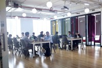 Bên trong một văn phòng chia sẻ tại TP.HCM (ảnh chụp trước thời gian giãn cách xã hội)