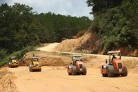 Đầu tư tuần qua: Danh tính 25 dự án đường bộ ưu tiên đầu tư; Nhiều dự án điện gió vướng giải phóng mặt bằng