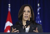 Phó tổng thống Mỹ Kamala Harris phát biểu tại Singapore vào ngày 24/8. Ảnh: AFP