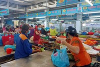 Thành phố Đà Nẵng từng bước khôi phục hoạt động chợ truyền thống.