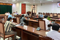 Lãnh đạo tỉnh Phú Yên làm việc với lãnh đạo Bộ TT&TT qua hình thức trực tuyến về công tác ứng dụng công nghệ thông tin trong phòng chống COVID-19.