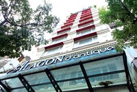 Khách sạn Alagon D'antique trên đường Lý Tự Trọng, quận 1, TP.HCM đang được rao bán. Ảnh: Lê Toàn 