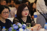 Bà Hoa Giang (bên phải) tại Đại hội cổ đông thường niên năm 2019 của FPT Retail (Ảnh tư liệu).