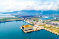 Công ty Cổ phần Vinhomes sẽ xây dựng cảng biển tổng hợp và khu logistics để phục vụ nhu cầu vận tải biển cho nhà máy; xây dựng khu du lịch khách sạn ven biển....tại khu kinh tế Vũng Áng. Ảnh Thanh Hải