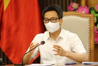 Phó Thủ tướng Vũ Đức Đam yêu cầu trong thời gian sớm nhất phải có ứng dụng duy nhất phục vụ phòng, chống dịch, thuận tiện cho người dân sử dụng, đáp ứng được yêu cầu thông tin, dữ liệu phục vụ công tác phòng, chống dịch (Ảnh: VGP/Đình Nam)