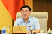 Chủ tịch Quốc hội Vương Đình Huệ phát biểu tại phiên họp.