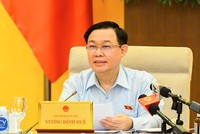 Chủ tịch Quốc hội Vương Đình Huệ phát biểu tại phiên họp.