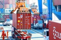 Tăng cường tính kết nối là yêu cầu bức thiết của ngành logistics Việt Nam hiện nay. Ảnh: Lê Toàn