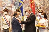 Cuba tặng Huân chương José Marti cho Chủ tịch nước Nguyễn Xuân Phúc