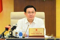 Chủ tịch Quốc hội Vương Đình Huệ phát biểu tại phiên họp.