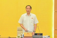 Phó chủ tịch Quốc hội Trần Quang Phương điều hành phiên thảo luận.