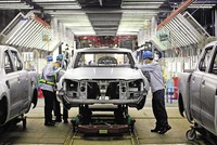 Thách thức với Việt Nam hiện nay là làm sao giữ chân nhà đầu tư hiện hữu và thu hút thêm được các “đại bàng”