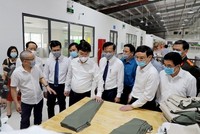 Lãnh đạo tỉnh Nghệ An thăm, động viên và tháo gỡ khó khăn do ảnh hưởng dịch Covid-19 cho doanh nghiệp dệt may trên địa bàn