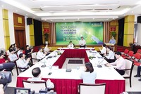 Báo Đầu tư được tin cậy bởi những thông tin nhanh, sát sườn với quyền lợi của người dân, doanh nghiệp và nhà đầu tư. Trong ảnh: Một cuộc tọa đàm về tài chính tiêu dùng do Báo Đầu tư tổ chức