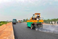 Thi công cao tốc Bắc - Nam phía Đông đoạn Trung Lương - Mỹ Thuận.