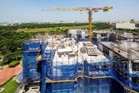 Dịch Covid-19 kéo dài, công trình xây dựng ngưng hoạt động, chậm tiến độ bàn giao nhà.
