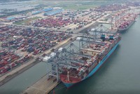 Tàu MARGRETHE MAERSK trọng tải 214,121 DWT cập cảng Quốc Tế Cái Mép (CMIT) vào tháng 10/2020