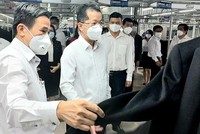 Ông Nguyễn Văn Quảng đến thăm và chúc mừng doanh nghiệp nhân "Ngày Doanh nhân Việt Nam 13-10".