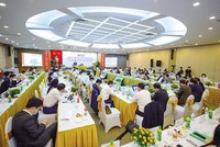 Mỗi doanh nhân, doanh nghiệp đều thể hiện khát vọng xây dựng đất nước bình an và phát triển. Trong ảnh: Chủ tịch Quốc hội Vương Đình Huệ làm việc với các doanh nghiệp tại VCCI