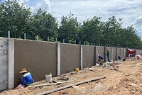 Xây dựng tường rào Cảng hàng không quốc tế Long Thành (Ảnh: ACV).