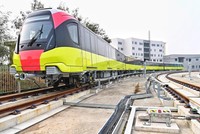 Một đoàn tàu vừa được nhập khẩu tại Dự án đường sắt đô thị thí điểm Hà Nội, đoạn Nhổn - ga Hà Nội.