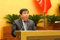 Bộ trưởng Bộ Kế hoạch và Đầu tư Nguyễn Chí Dũng trình Quốc hội cơ chế đặc thù cho ác tỉnh, thành phố: Hải Phòng, Nghệ An, Thanh Hóa và Thừa Thiên Huế.