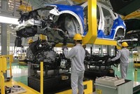 Ô tô sản xuất trong nước sắp được giảm 50% lệ phí trước bạ trong 6 tháng