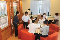 "Đặt cọc" mua bất động sản là giao dịch phổ biến hiện nay. Ảnh: Dũng Minh