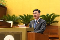 Chủ nhiệm Uỷ ban Kinh tế Vũ Hồng Thanh báo cáo giải trình.