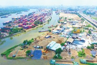 Quỹ đất dọc tuyến metro số 1 còn rất nhiều (Trong ảnh: Khu đất Nhà máy Xi măng Hà Tiên 1). 