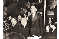 Nguyễn Ái Quốc tại Đại hội lần thứ XVIII của Đảng Xã hội Pháp ở Tours, tháng 12/1920.