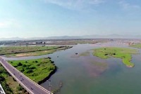 Sông Ba đoạn chảy qua cầu Đà Rằng, TP Tuy Hòa (Phú Yên).